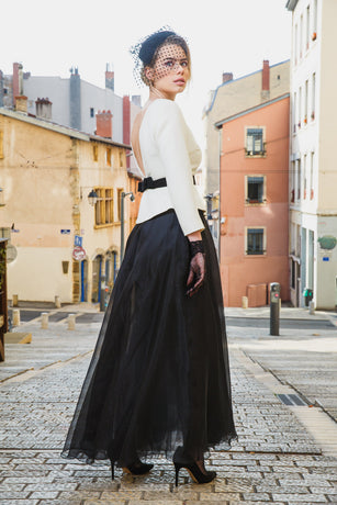 Veste élégante  | robe de soirée, tenue femmes , sac à main pour femme, sac cabas, barrette noeud cheveux , accessoires cheveux , pochette téléphone , pantalon pour femme, chemise pour femme, manteau femme, serre tette , robe de mariée