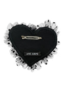 Broche coeur en tissu noir et plumetis noir arrière