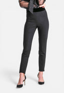 pantalon noire , pantalon en laine , pantalon finition en velours