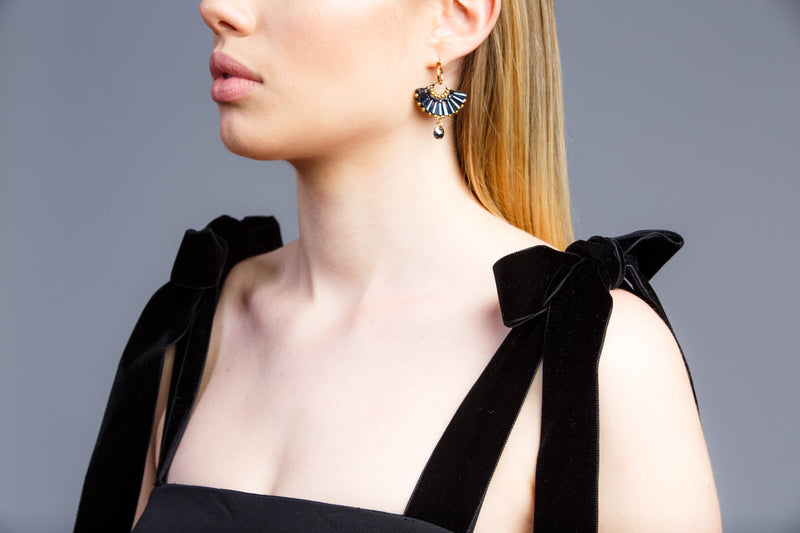 robe noire bretelles velours 
